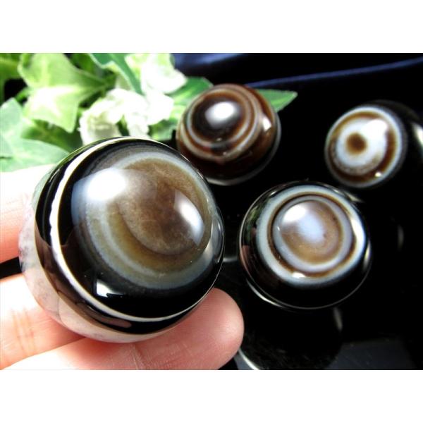 天眼メノウ アイアゲート 丸玉 1個売り 直径約28mm-30mm 縞模様くっきり小サイズ 強力な魔...