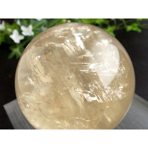 別格 透明 虹入り 4A ゴールデン カルサイト 丸玉 台座付 直径79mm 重さ744g 繁栄と成...