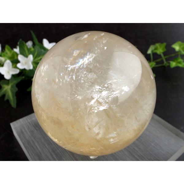 別格 透明 虹入り 4A ゴールデン カルサイト 丸玉 台座付 直径82mm 重さ829g 繁栄と成...