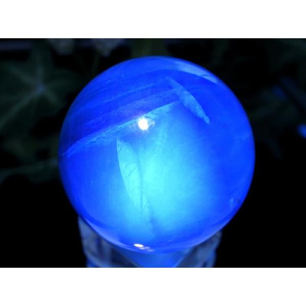 5A 虹入り 蛍光エメラルドグリーン フローライト 丸玉 台座付き 直径約34mm 重さ66g 大人...