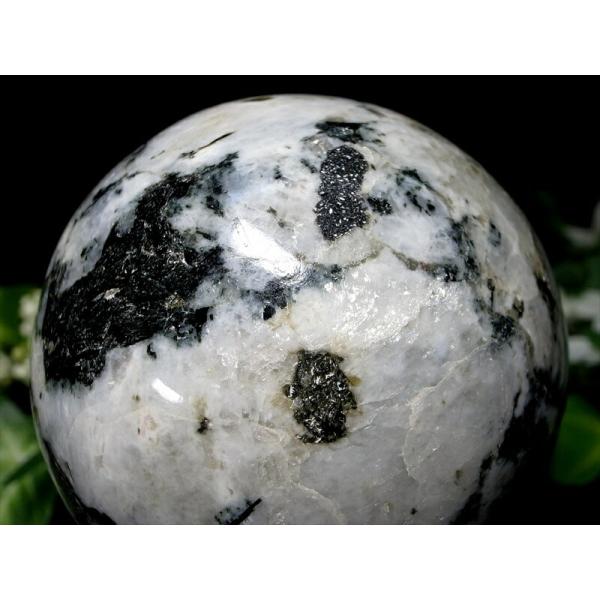 天然石コレクター必見 ムーンストーン ペグマタイト 丸玉 直径約65mm 重さ 403g 月光を思わ...