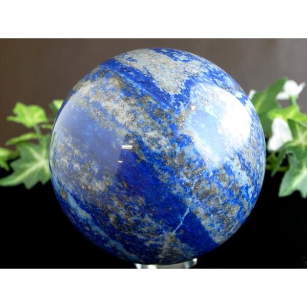 UVライトで蛍光 3A ラピスラズリ 丸玉 台座付 直径78mm 重さ752.7g つやつや光沢のあ...