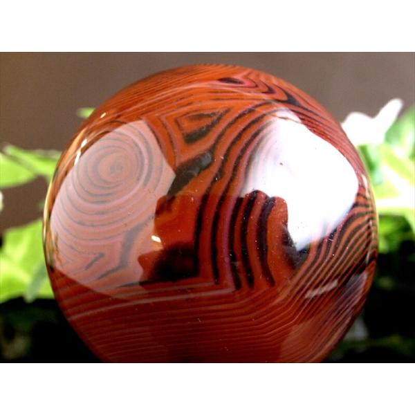 5A 模様くっきり サードオニキス 丸玉 直径約49.5mm 重さ約164.8g 赤縞瑪瑙 自然がつ...