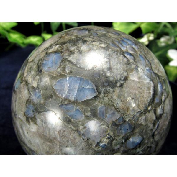 待望の再入荷 ケセラストーン 丸玉 置物 台座付き 直径約68mm 重さ472g トルマリンの20倍...