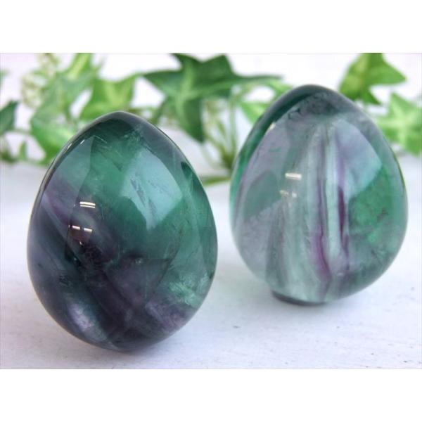 マルチカラーフローライト エッグ 卵型 置物 1個売り 高さ約47mm前後 重さ105g-125g前...