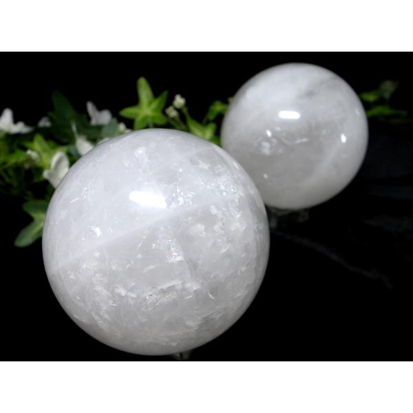 龍神の吐く息 スノーホワイト水晶 丸玉 1個売り φ64mm-66mm 重さ極上天然石 ブラジル産 ...
