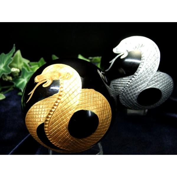 今年の干支 巳（へび） 小サイズ 蛇彫り オブシディアン 丸玉 直径47mm前後 重さ150g前後 ...