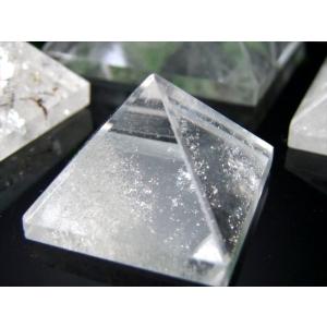 天然水晶 ピラミッド 置物 60g-70g 1...の詳細画像1