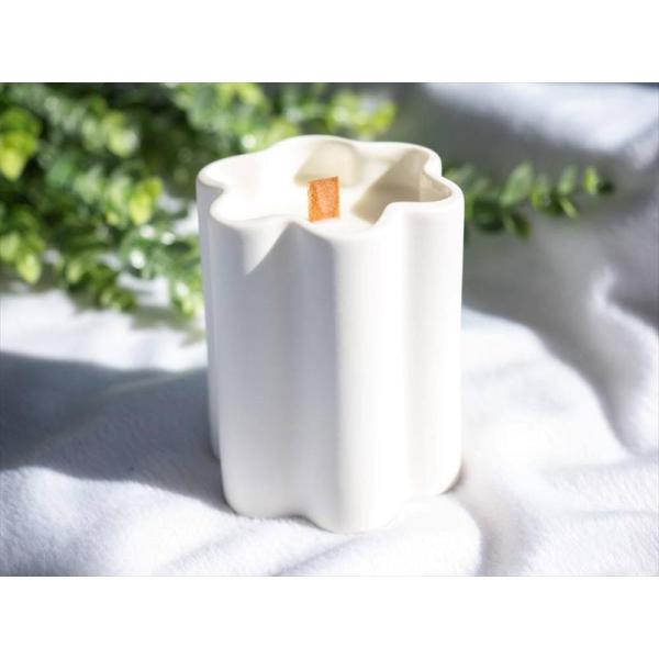 アロマキャンドル 高さ約8.8cm×直径約7.3cm 木製芯使用 香りと音で癒しの空間をお届け 天然...