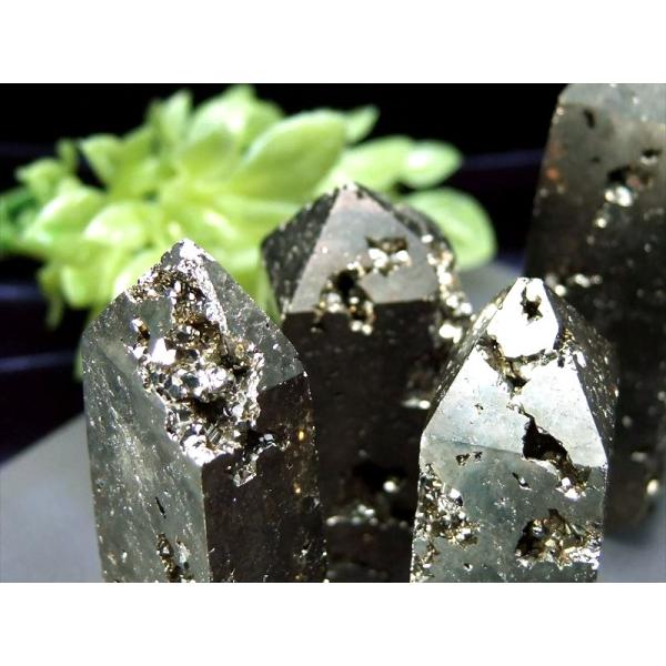 キラキラ光沢 パイライト(黄鉄鉱) オベリスク 重さ 70g-80g ナチュラルタイプ 四角柱 金運...