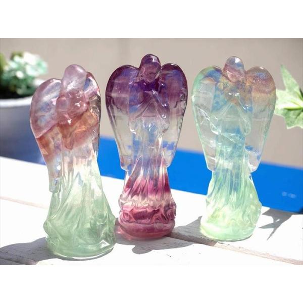 17周年記念価格 フローライト エンジェル 彫刻置物 1個売り 高さ約8cm マルチカラー 細部まで...