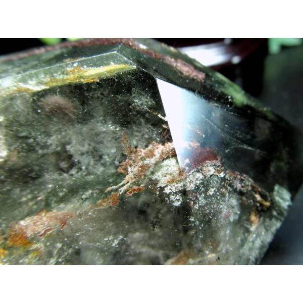 5A バイヤー厳選 虹入り ガーデン クォーツ 六角柱 水晶 ポイント 木製台座付き 重さ663g ...