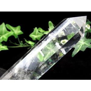 虹入り エンジェルラダー入り 水晶ポイント 六角柱 専用木製台座付