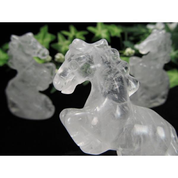 2026年の干支 水晶 馬 彫刻置物 1個売り 重さ約50g-60g前後 潜在能力を引き出す 縁起物...