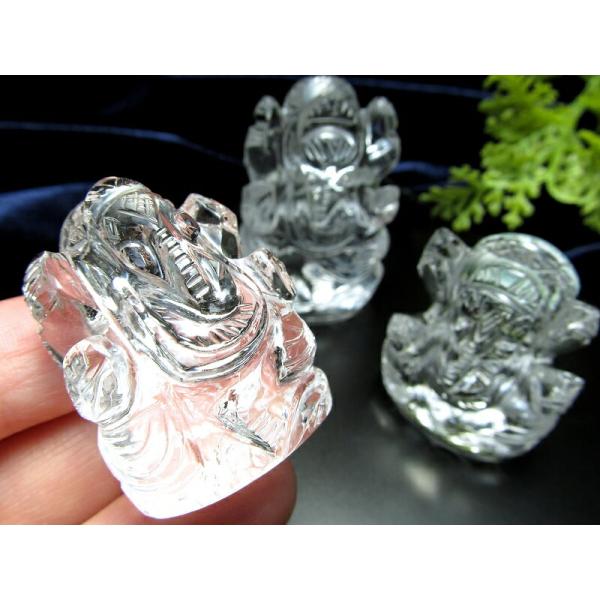 5A ヒマラヤ産天然水晶 ガネーシャ彫り置物 重さ20g-40g あらゆる障害を除去して成功に導く守...