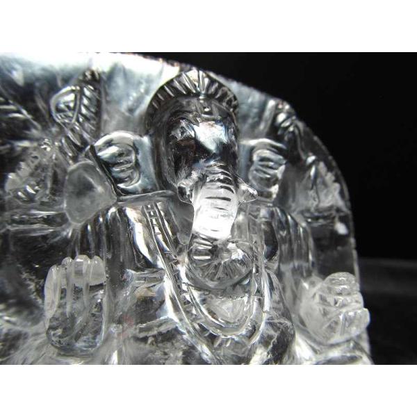 ヒマラヤ産天然水晶 ガネーシャ彫り置物 重さ199g 高さ69mm あらゆる障害を除去して成功に導く...