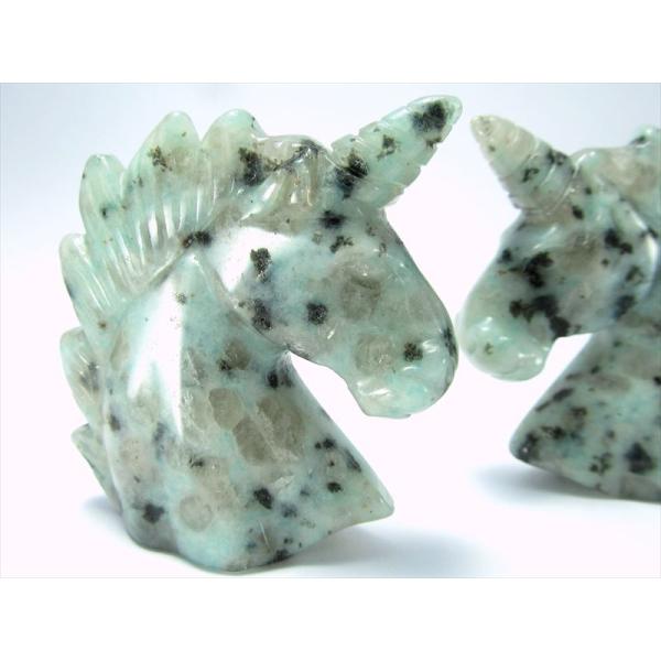 キウイクォーツ ユニコーン 彫り 高さ約50mm 重さ45-55g前後 人との調和を強める インテリ...