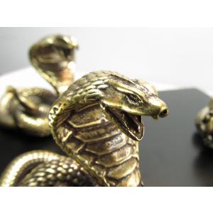 蛇 置物 重さ85-90g 高さ40mm前後 縁起物 幸運のシンボル インテリアに 銅製 コブラ へび ヘビ inmy パワーストーン 天然石