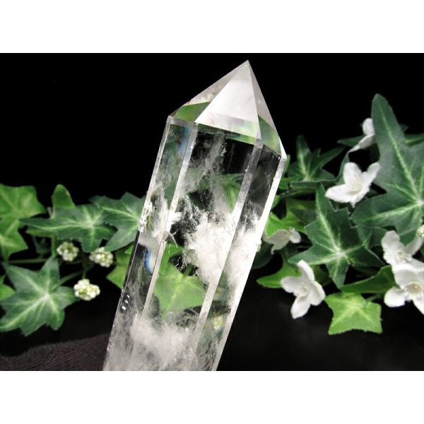 水晶 ポイント 六角柱 置物 木製台座付き 高さ137mm 重さ211g 極上超透明 水晶 クリスタ...