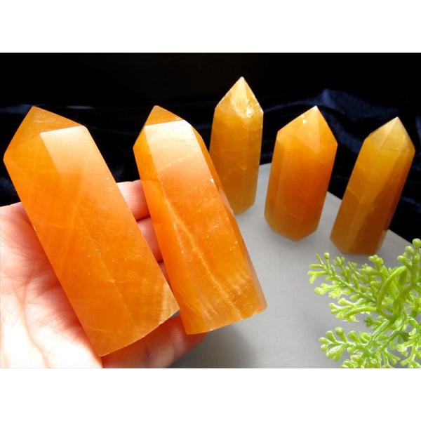 極上つやつや 濃厚発色タイプ オレンジカルサイト ポイント 六角柱 重さ80g-100g 幸運を呼び...