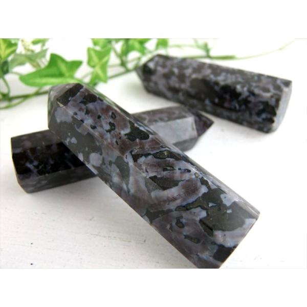 当店初入荷 インディゴガブロ 斑糲岩 はんれいがん ポイント置物 1個売り 重さ約80g-100g ...