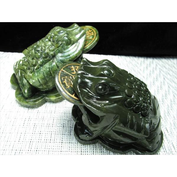目元可愛い 濃い発色タイプ サーペンティン（蛇紋石）銭蛙（三本脚のカエル）彫刻置物 450-600g...