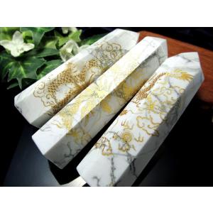 金龍入り ハウライト 五本爪龍神 ポイント 重さ約75g-85g 金色の龍神 平穏と叡知の象徴 高い浄化作用 ハウ石 六角柱 ブラジル産