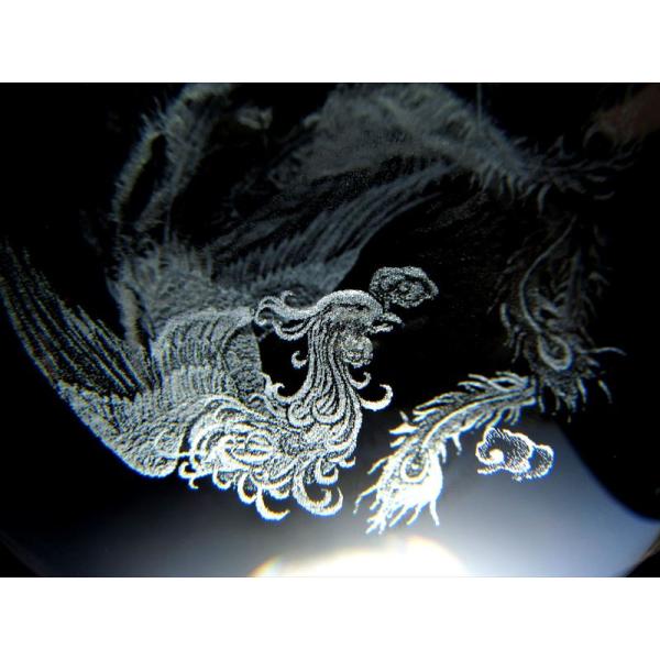 鳳凰 クリスタルガラス製 丸玉 専用台座付き 直径約80mm レーザー彫刻 幻想的に浮かび上がる彫刻...