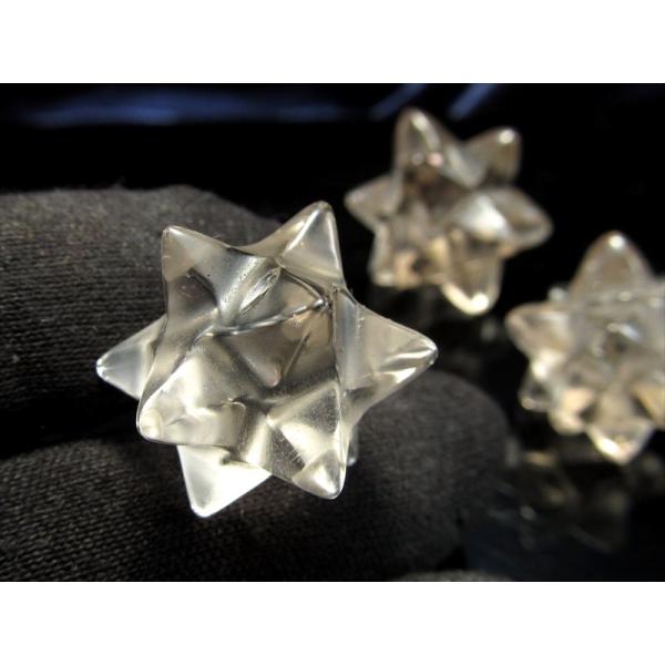 淡色タイプ スモーキーレムリアン水晶アステロイド 小星型12面体 重さ約3g-7g 幅約19mm-2...