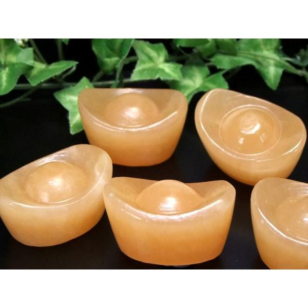 金運を呼び込む黄金の形 元宝置物 アラゴナイト 34g-40g 1個売り 元宝 元寶 金運を呼び込む...