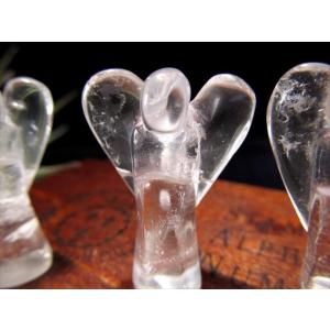 天然水晶 ミニエンジェル 彫り置物 高さ約3cm-4cm 可愛いミニサイズ 幸福を運ぶ天使モチーフ ...