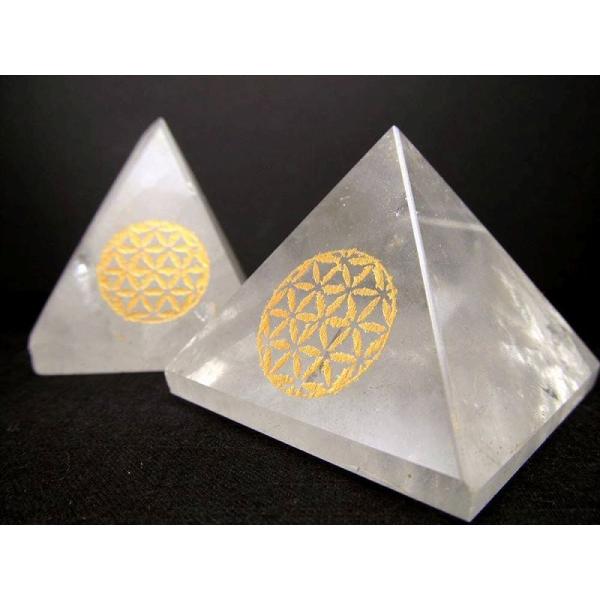 ヒマラヤ水晶 ピラミッド置物 フラワーオブライフ 神聖幾何学 デザイン 重さ 約80g-100g パ...