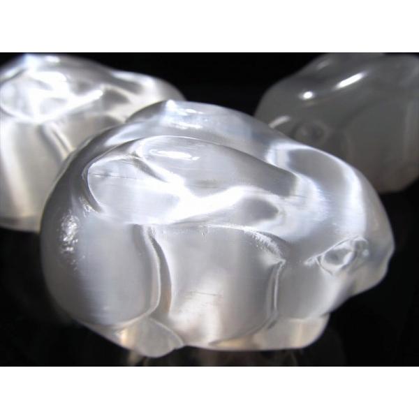 セレナイト(透石膏)雪兎(ウサギ)彫刻置物 最大幅約8cm 1個売り 干支 縁起物 雪うさぎモチーフ...