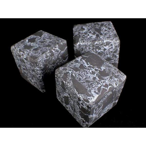 シュンガイト ノンポリッシュ キューブ型 置物 約5cm×5cm 1個売り ナチュラル感の残った模様...