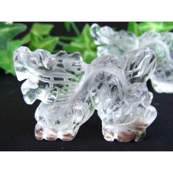 天然水晶 龍神 手彫り 彫刻 置物 最大幅45mm-50mm 1個売り 大吉開運 運気上昇のお守りに...