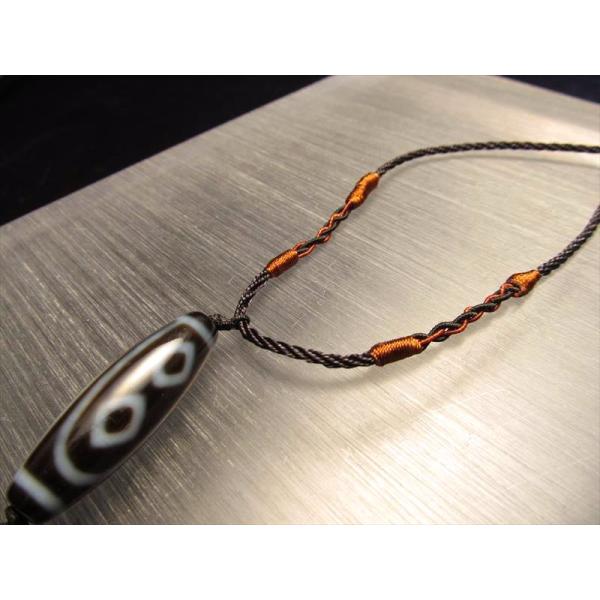 デザイン組み紐ネックレス 首周りサイズ45-56cm ブラウンの装飾で細めの黒紐タイプ 天珠・天然石...