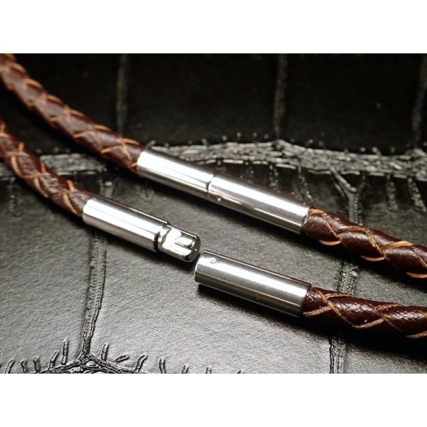 クールな革紐ネックレス(編み革紐) ダークブラウン 長さ50cm 幅約2.8mm 金具部分 太さ約3...