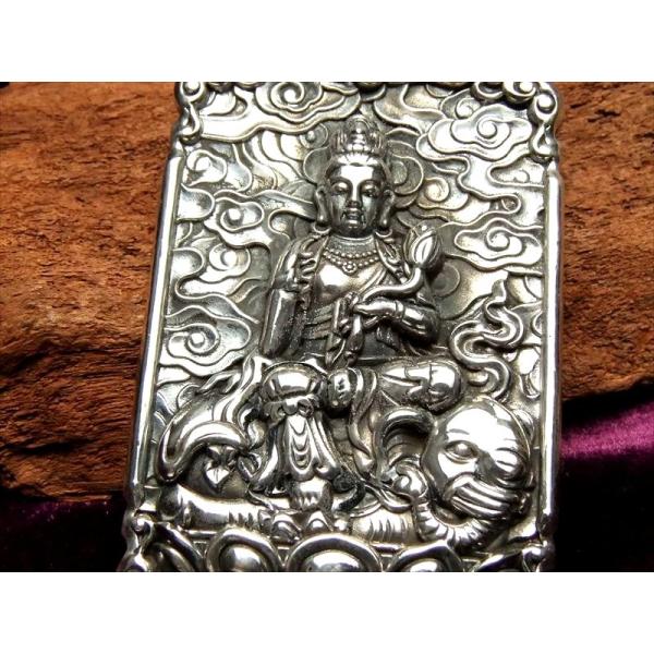 普賢菩薩 高品質シルバー 白象に乗った菩薩 普賢菩薩像 彫刻ペンダントトップ キーホルダーにも使える...