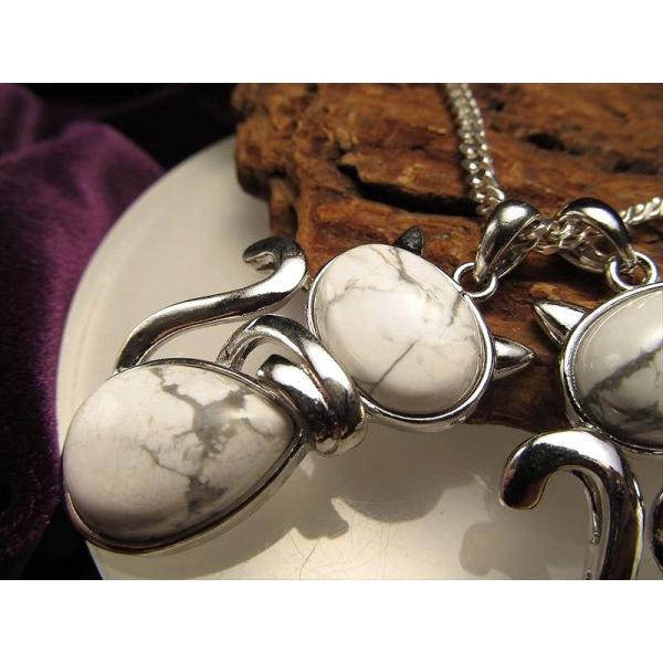 ハウライト にゃんこペンダントトップ 縦約44mm バチカン含まず 1個売り にゃんこモチーフ つや...