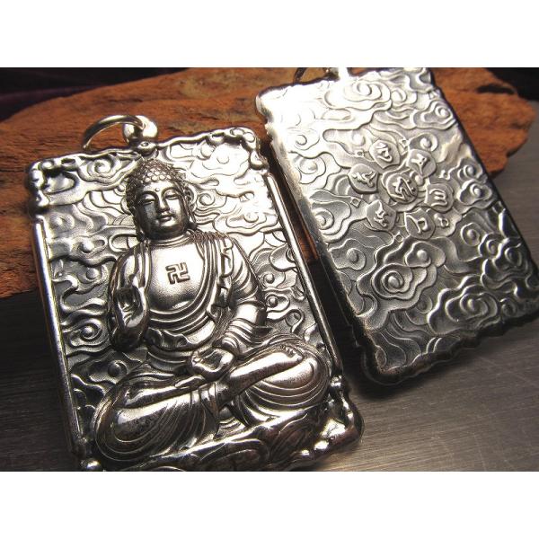 高品質シルバー 大日如来 彫刻 ペンダントトップ 縦約50mm 1個売り 宇宙を遍く照らす密教の最高...