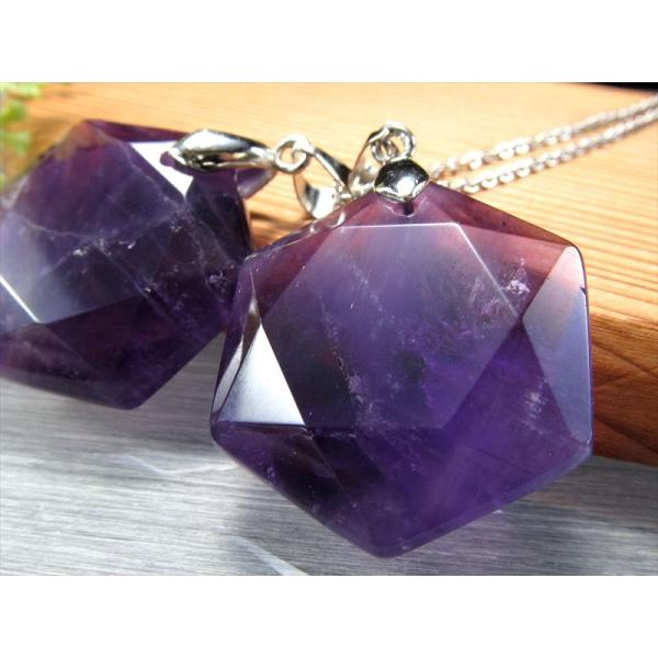 アメジスト 六芒星カット ペンダントトップ 石サイズ縦約28mm 『最も高貴な輝きを放つ石』