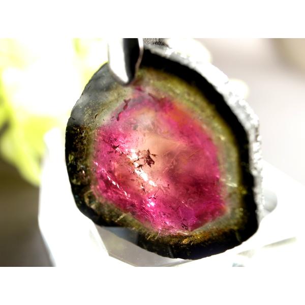 ロイヤルクラス ウォーターメロントルマリン ペンダントトップ 重さ約3.3g 希少なバイカラートルマ...