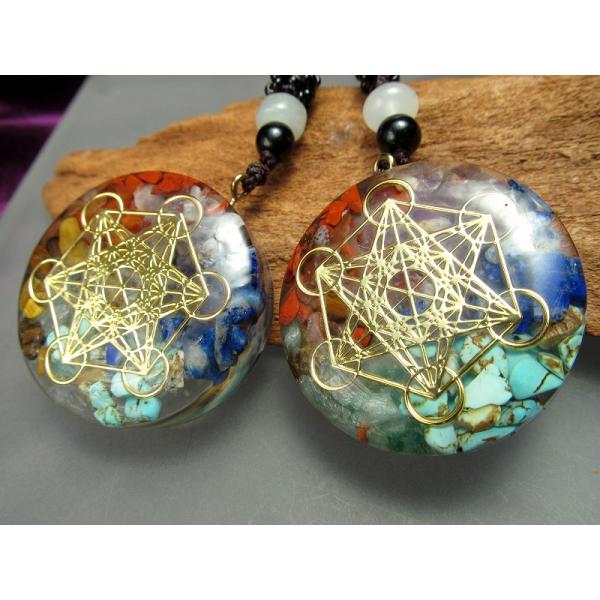 7種チャクラ対応 サークル ペンダント 紐付き オルゴナイトタイプ 直径約36mm 大人気スピリチュ...