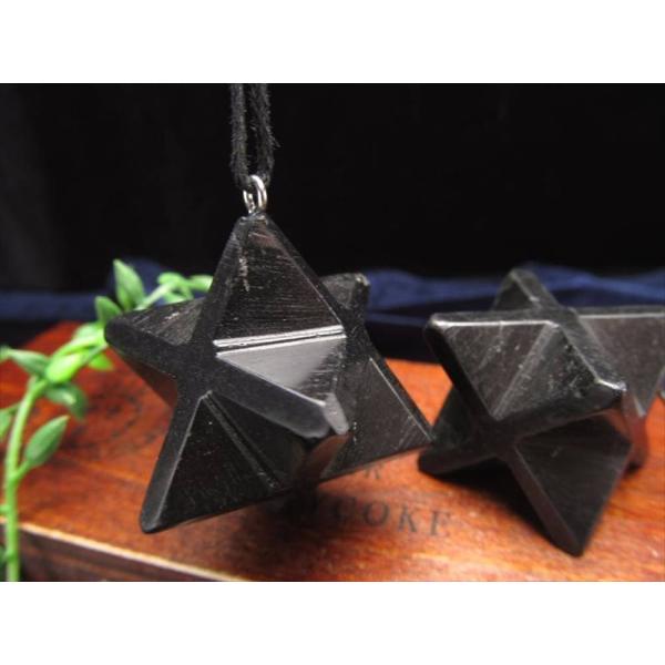 シュンガイト(シュンガ石)マカバスター 紐ネックレス 幅約2.5cm ネックレス長さ64cm 地球上...