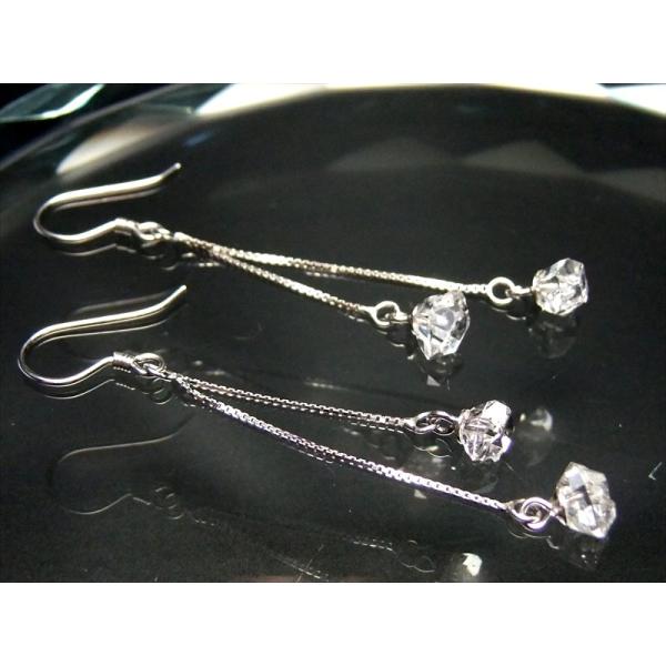 ハーキマー結晶 スイングピアス ダブルタイプ 長さ約7-9mm 石サイズ 左右ペア 天然石の魅力感じ...