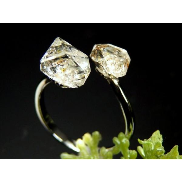 入手困難極上結晶 オイルインクォーツ 石油入り水晶 結晶 リング ダブルタイプ フリーサイズ 約12...