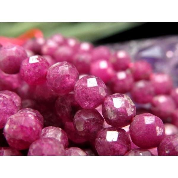 激安宣言 小サイズビーズ 約3.5mm-4mm前後 ルビー キラキラ多面カット 一連 約37-39c...