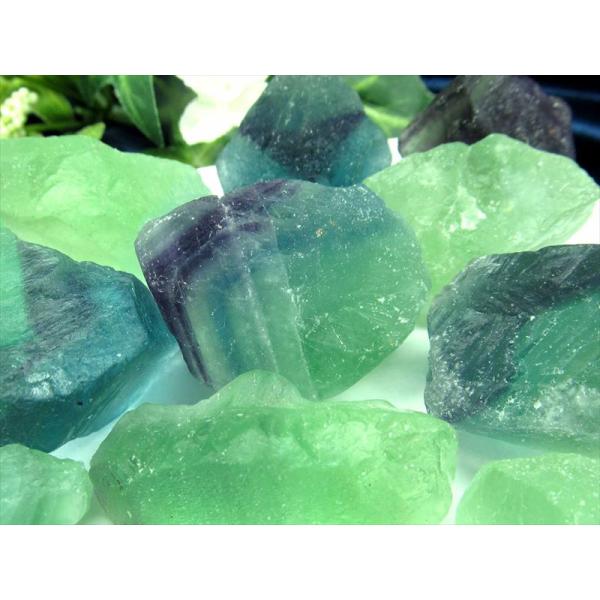 中サイズ ラフカット原石 グリーン フローライト 200gセット 浄化用 インテリアに サイズ平均 ...