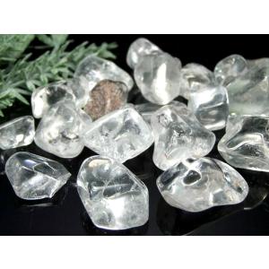 透明 天然水晶 磨き タンブル 100gセット 1袋約13-20個入り 純粋と浄化を象徴する万能パワーストーン お守り・ペンダントの作成・瞑想にも ブラジル産