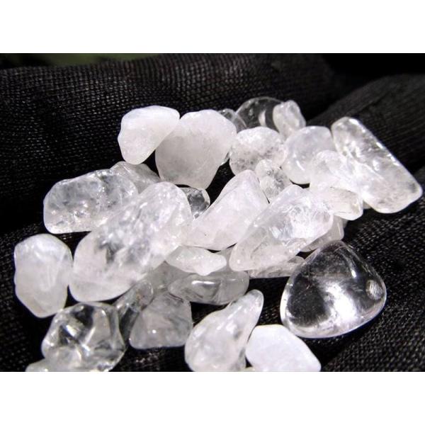 希少原産地アンゴラ スノーホワイトクリスタル 白水晶 さざれ たっぷり1kg入り 粒の大きさの平均約...
